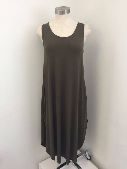 X211273d - Solid Sleeveless Maxi Dress with Scoop Neckline